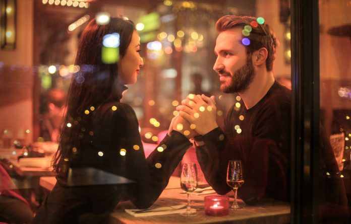 Hoe maak je indruk op een eerste date?